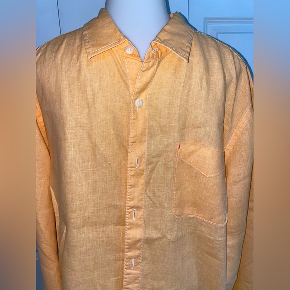 Tommy Bahama - linen long sleeve men’s button down - Picture 2 of 4